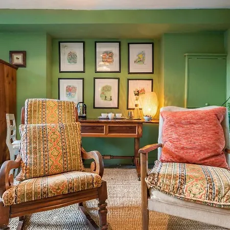 The Old Goathouse קילדייר