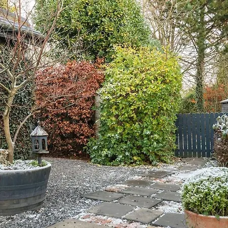 The Old Goathouse בית הארחה